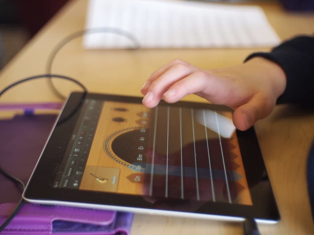 AI Study Tools Are in Your Child's Pocket Now: A Parent's Guide to Using ChatGPT and AI Tutors Wisely